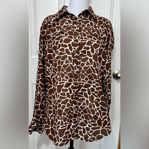 Ariat Tops - Ariat animal print button down XL